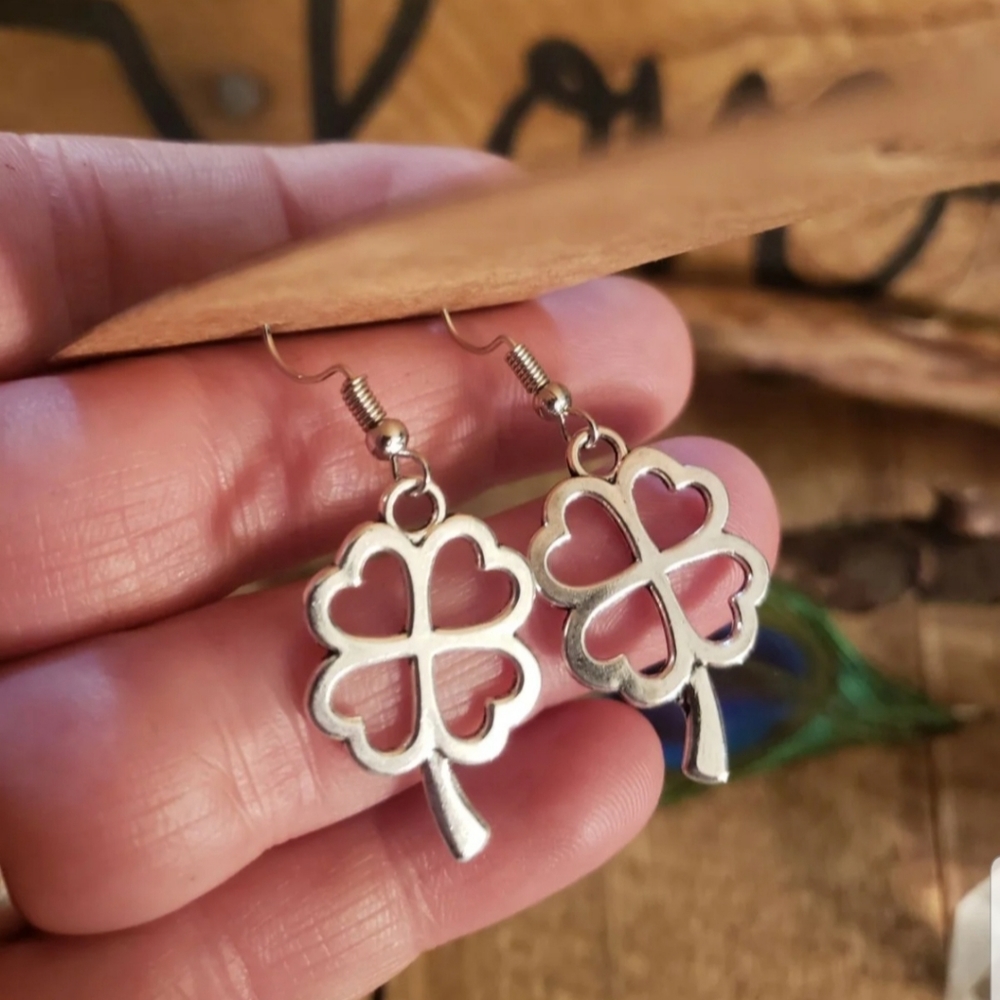LUCKY ♣︎ Shamrock 4 Leaf CLOVER earrings ~St Patrick's day~Irish~Notre Dame Gear - Picture 8 of 10